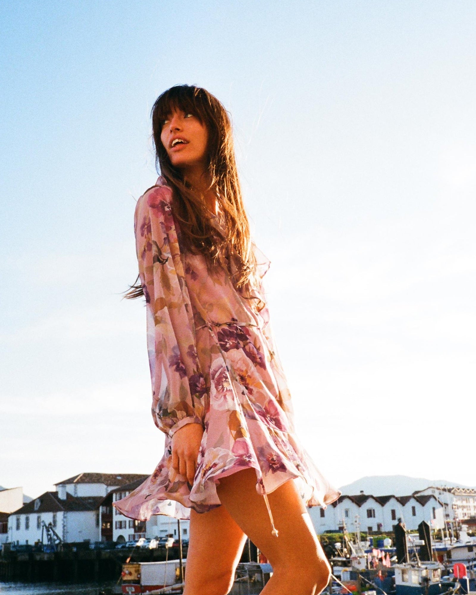 Çiçek Desenli Volanlı Mini Elbise