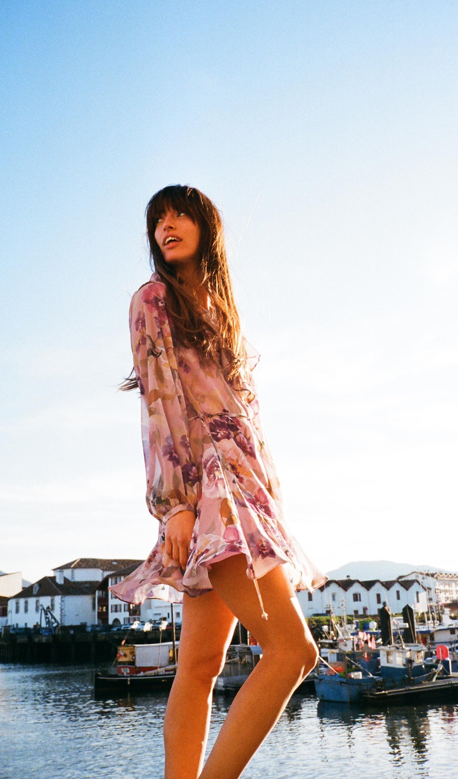 Çiçek Desenli Volanlı Mini Elbise