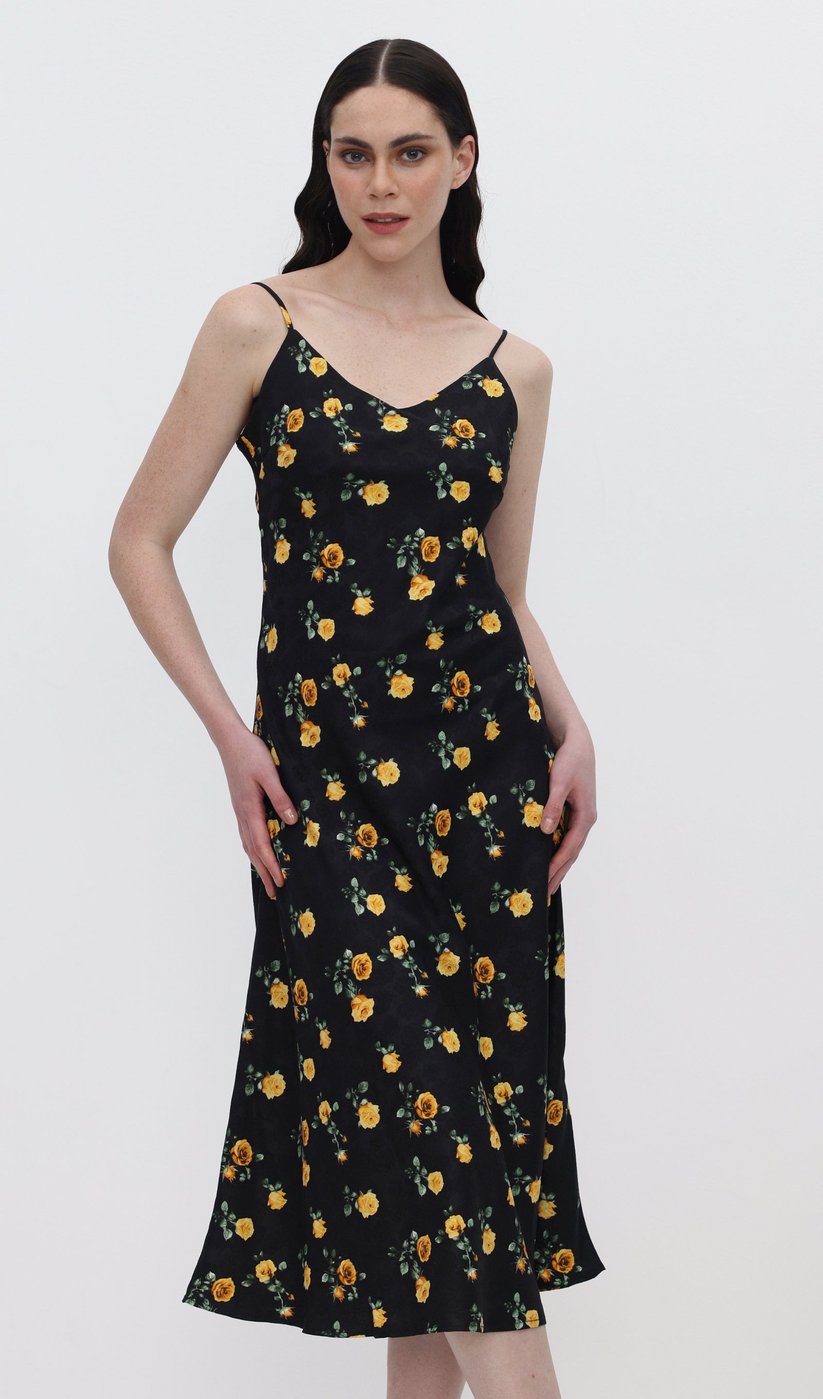 Çiçekli Slip Midi Elbise