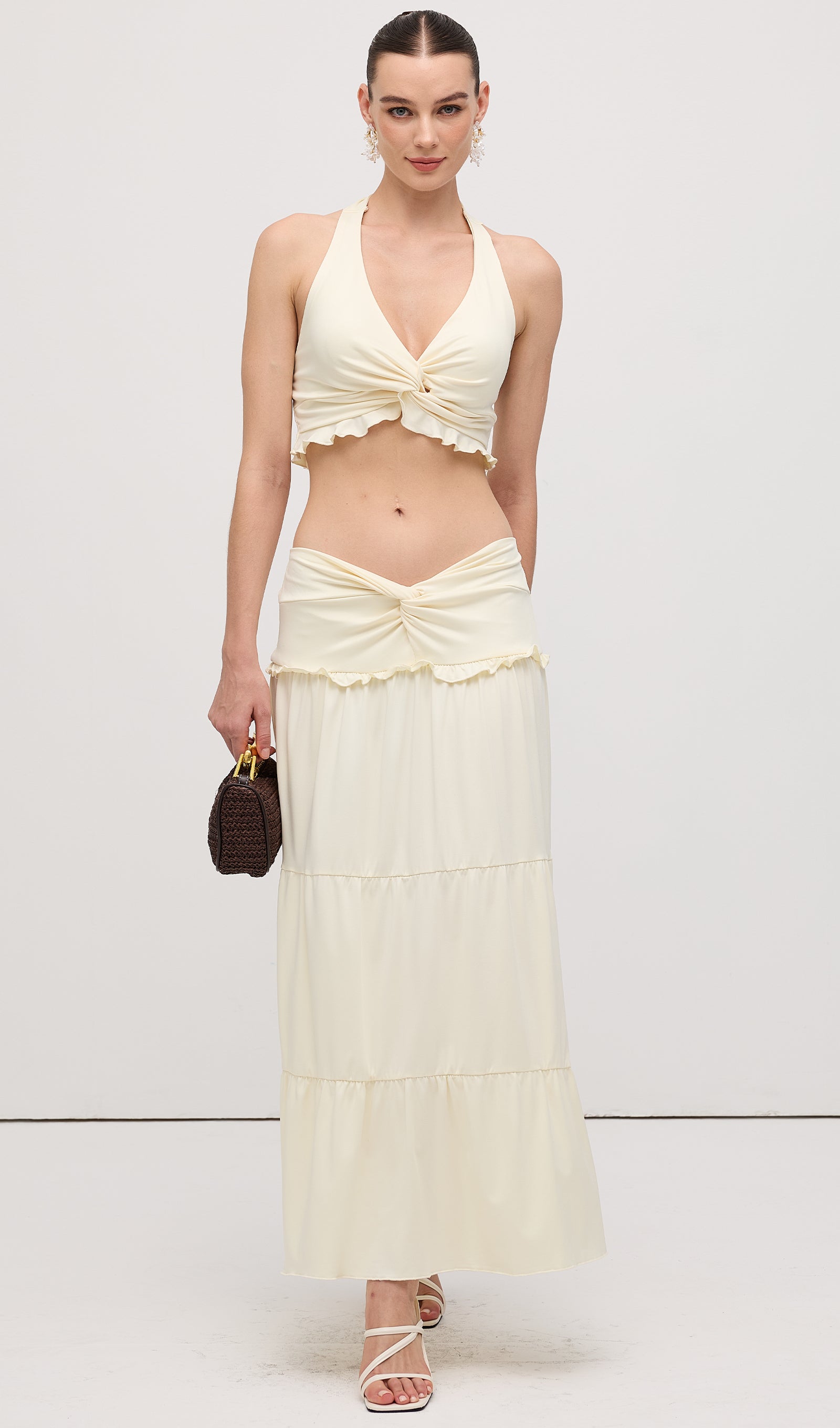 Askılı Üst Ve Bükümlü Fırfırlı Uzun Etek Takımları