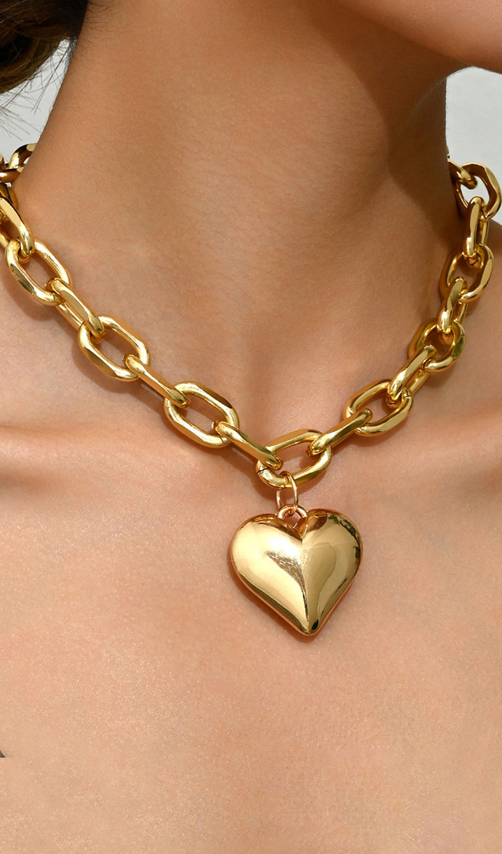 Kalp Şeklinde Metal Kolye