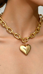 Kalp Şeklinde Metal Kolye