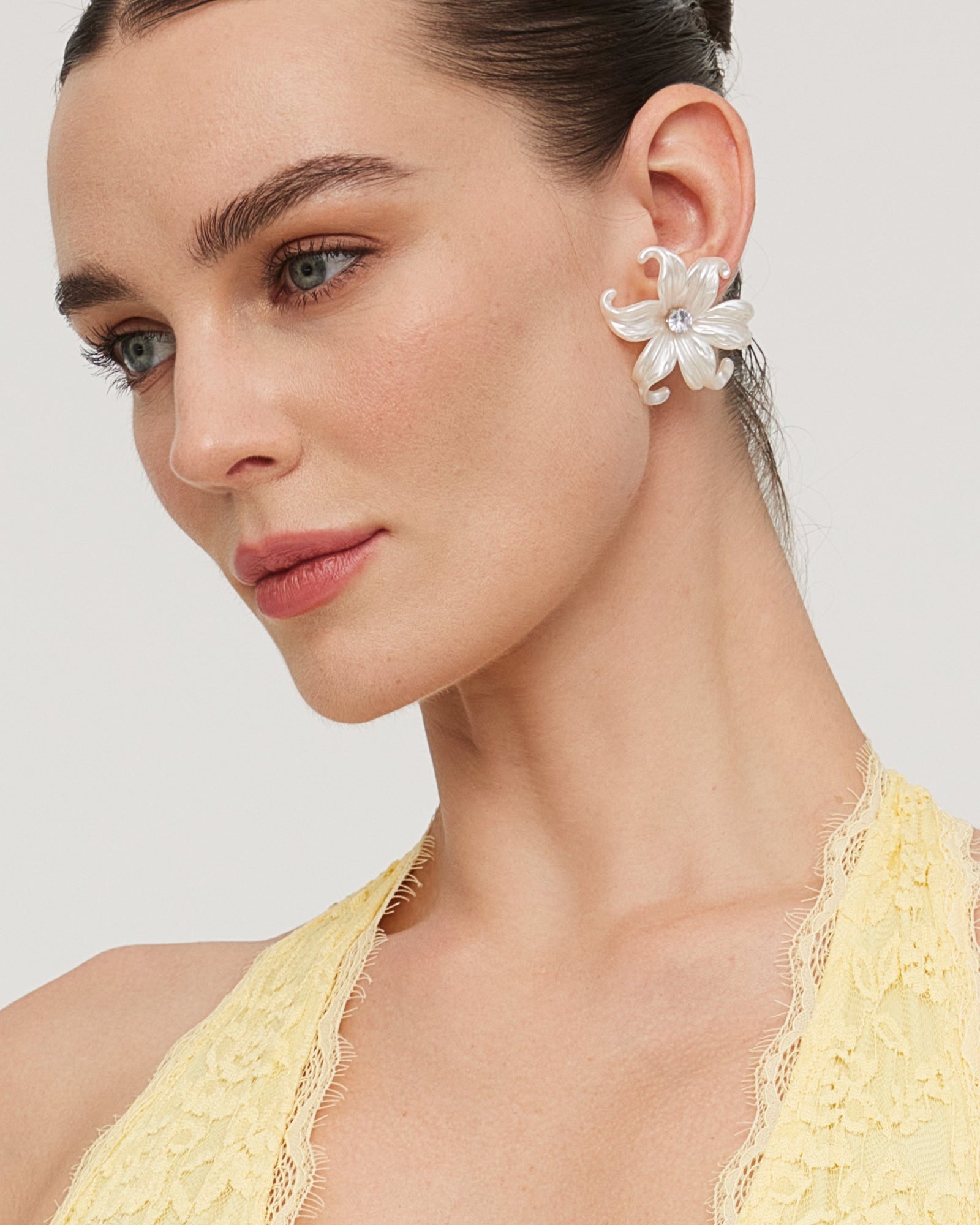 İris Yaprağı Küpeleri