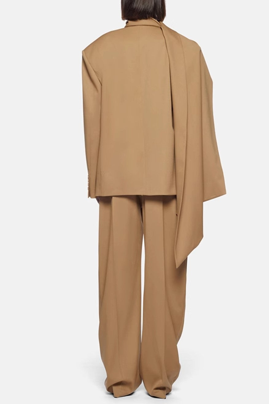 Lina Dekolteli Asimetrik Blazer – Kahverengi