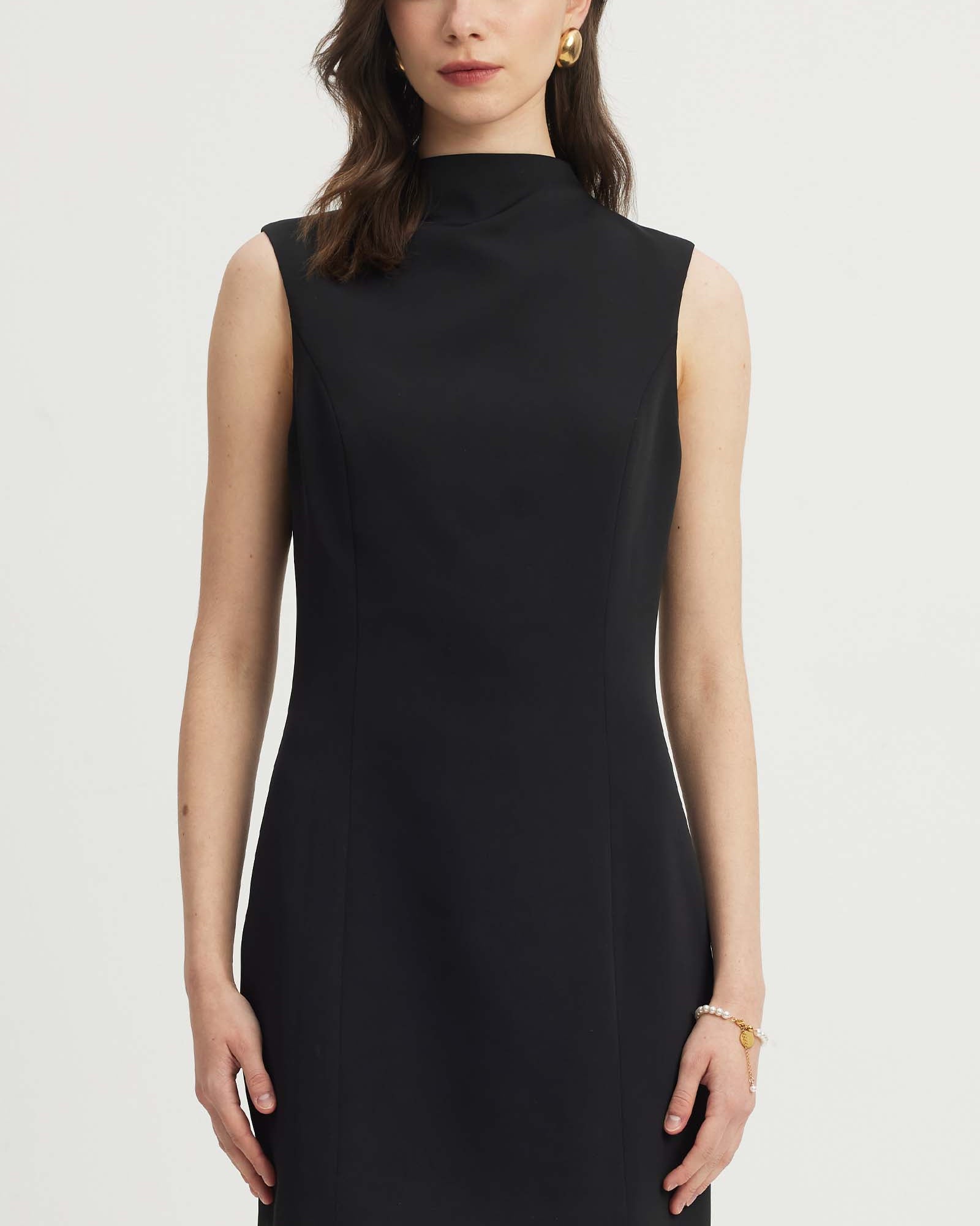 Siyah Hafif Kolsuz Mini Elbise