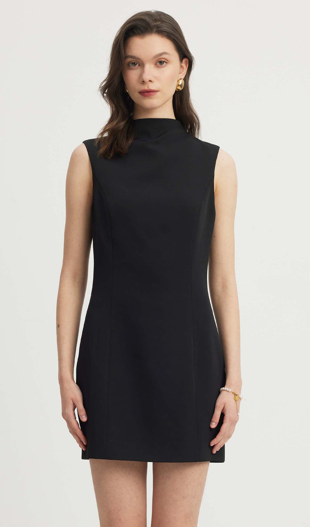 Siyah Hafif Kolsuz Mini Elbise