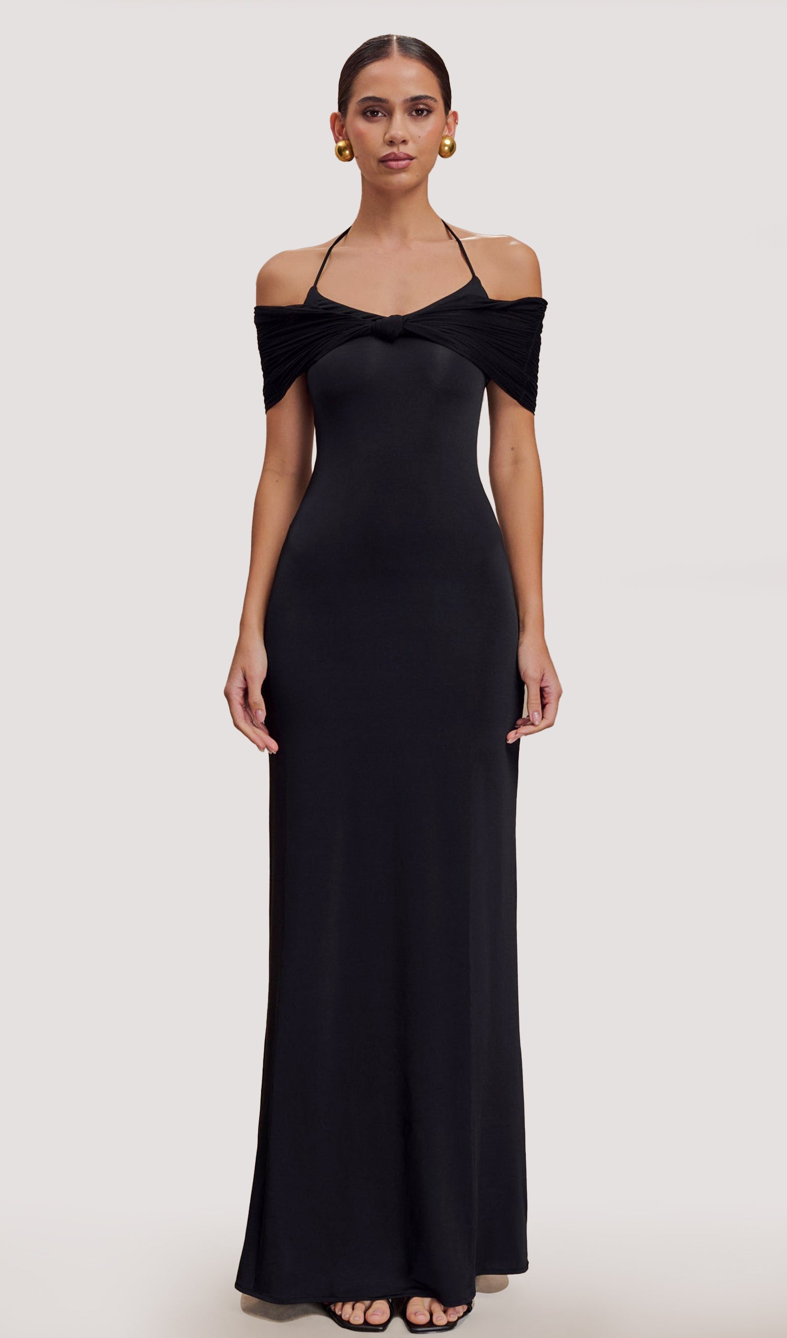 Siyah File Ve Slinky Askılı Uzun Elbise