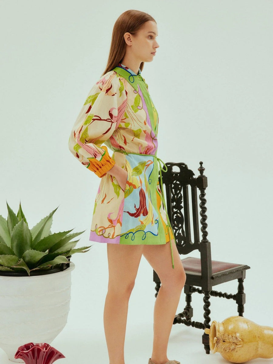 Yaprak Desenli Puf Kollu Bağcıklı Mini Elbise