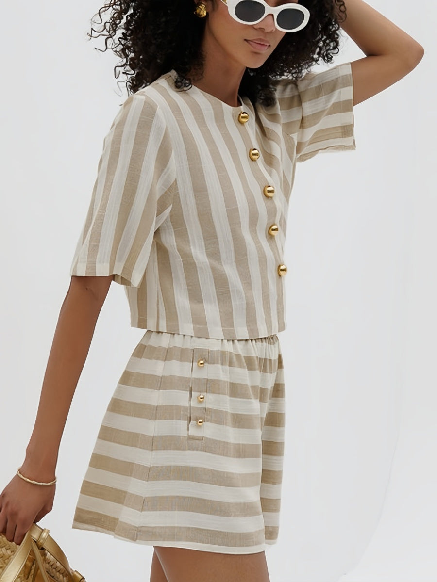 Metal Düğmeli Şort Takımı