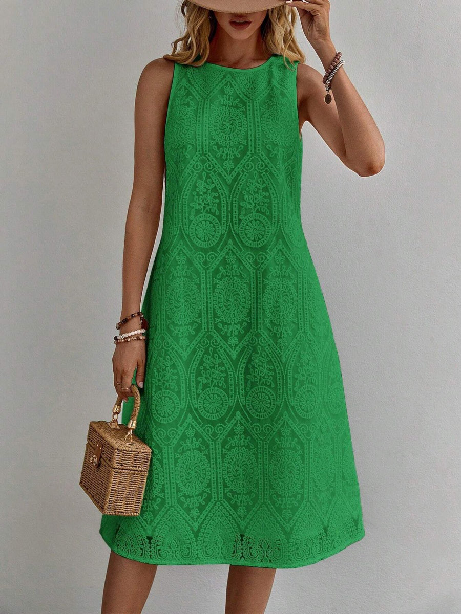 Kolsuz Dantel İşlemeli Midi Elbise