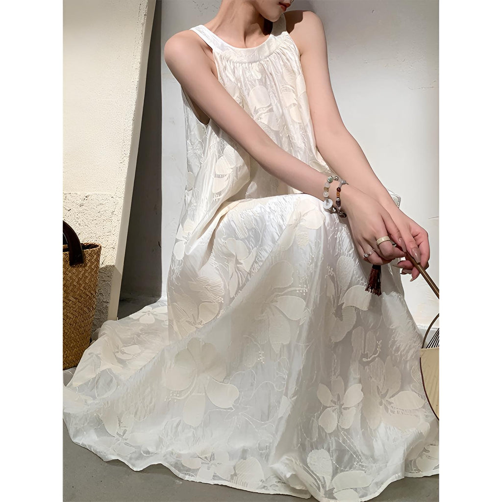 Kolsuz Çiçek Aplikeli Midi Elbise