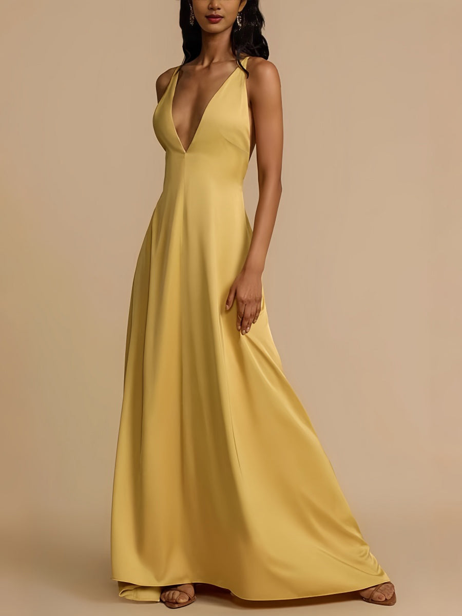 Düz V Yakalı Sırtı Açık Uzun Elbise