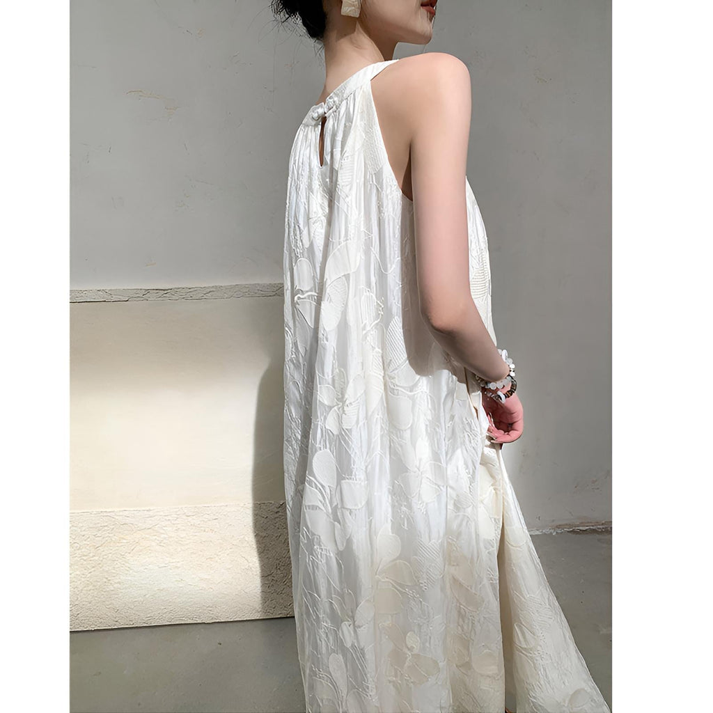 Kolsuz Çiçek Aplikeli Midi Elbise