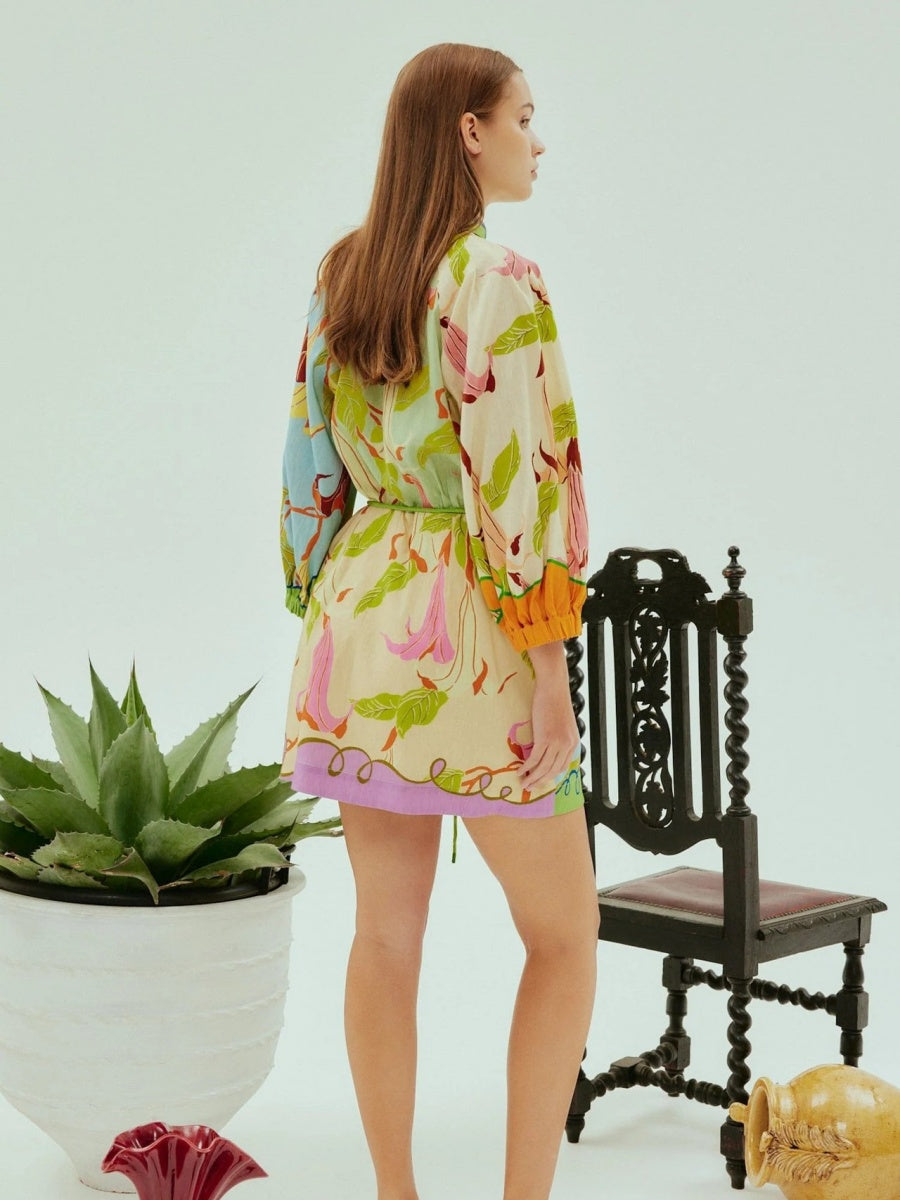 Yaprak Desenli Puf Kollu Bağcıklı Mini Elbise