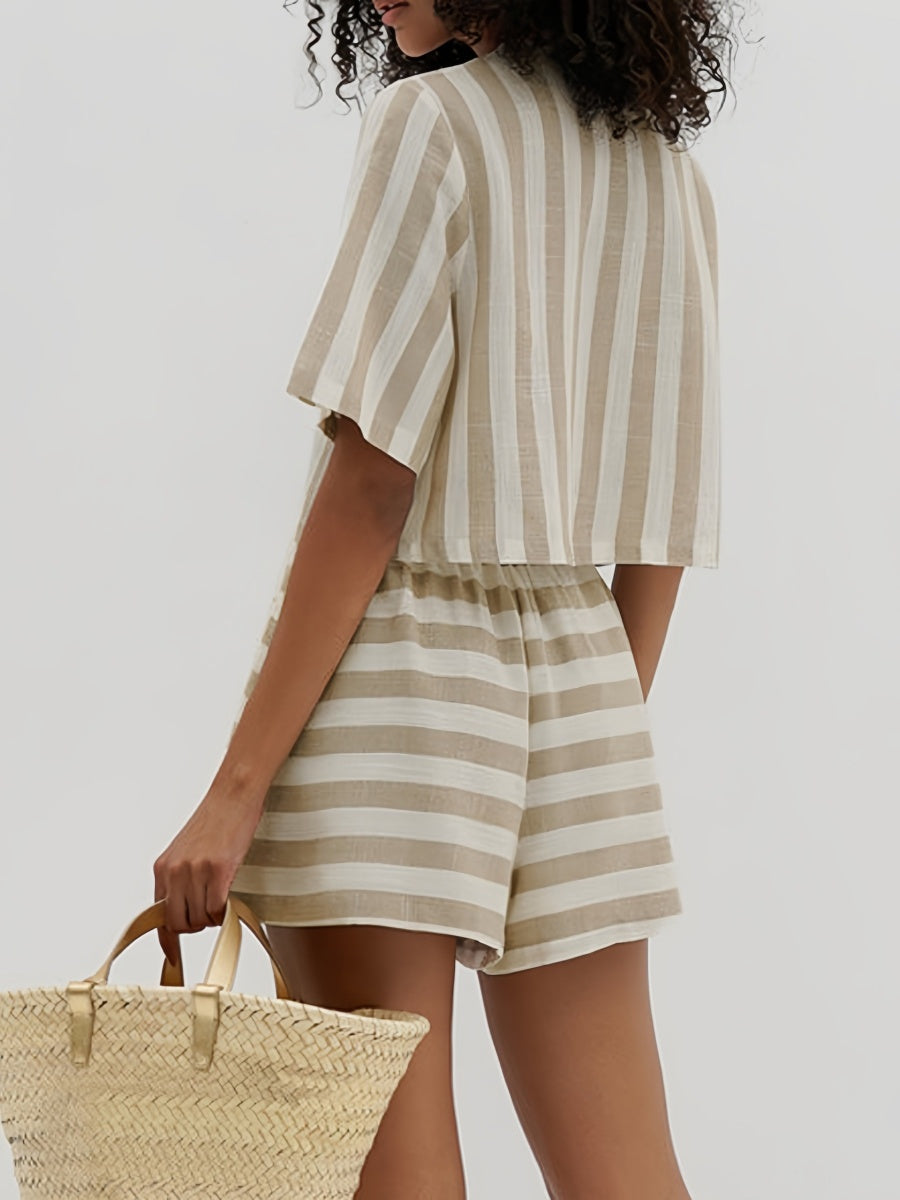 Metal Düğmeli Şort Takımı