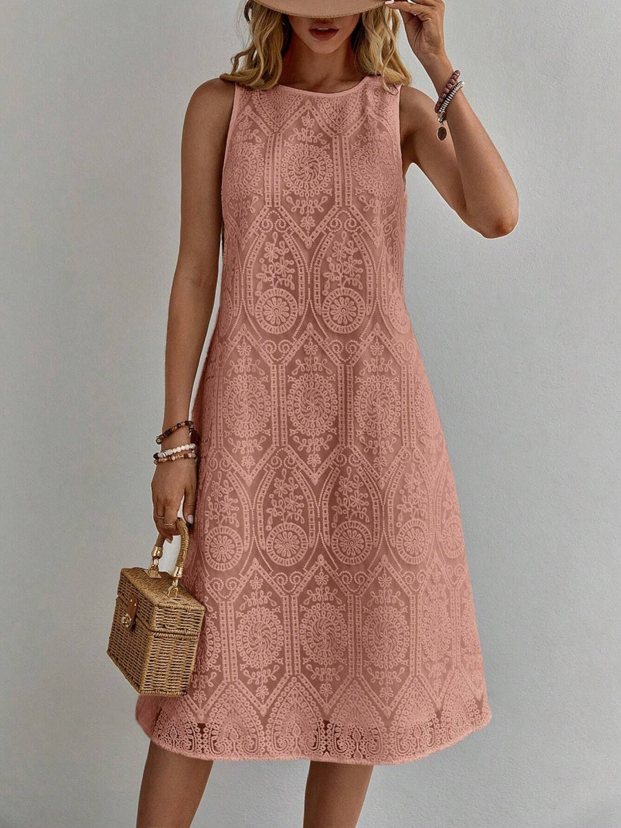 Kolsuz Dantel İşlemeli Midi Elbise