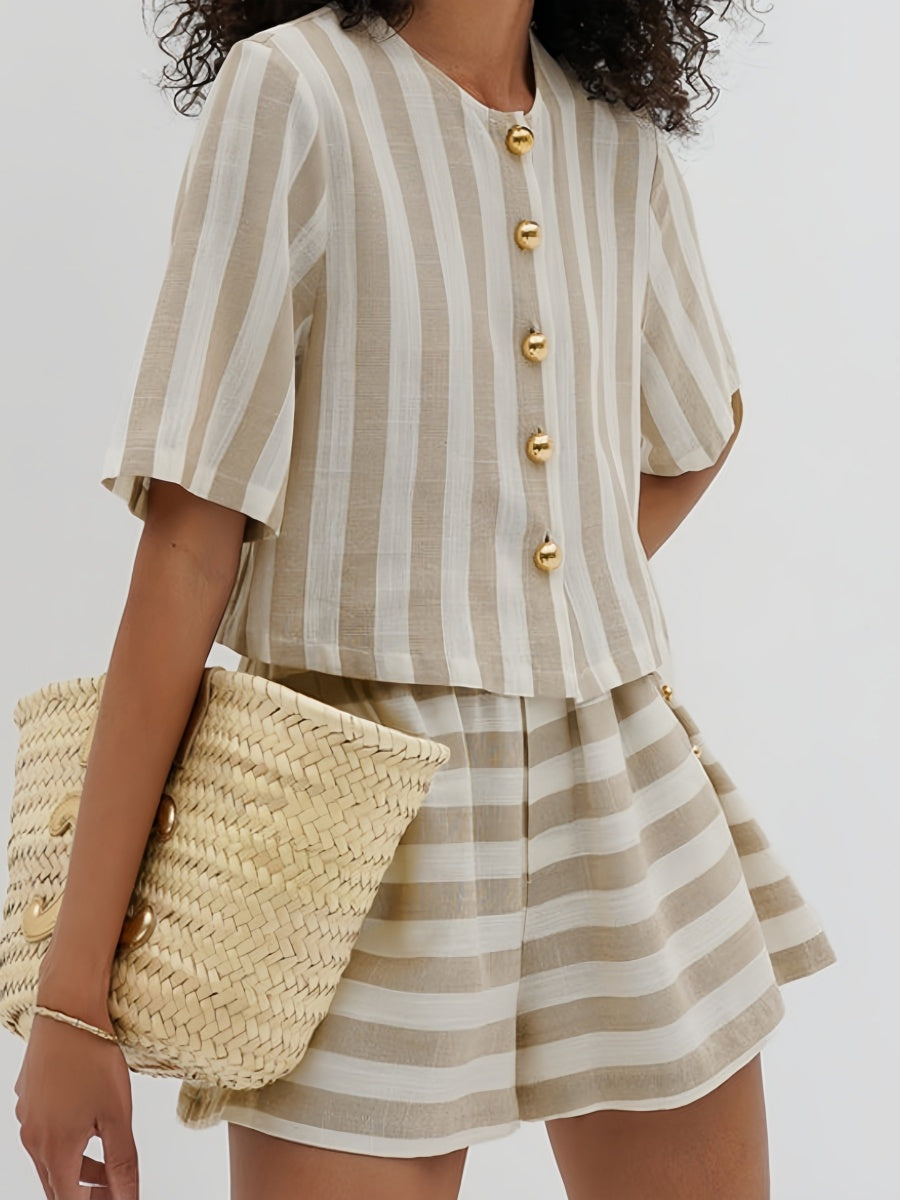 Metal Düğmeli Şort Takımı