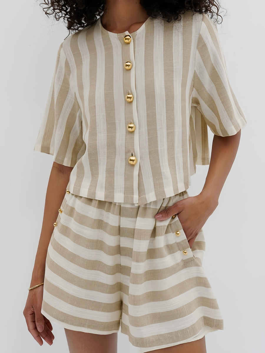 Metal Düğmeli Şort Takımı