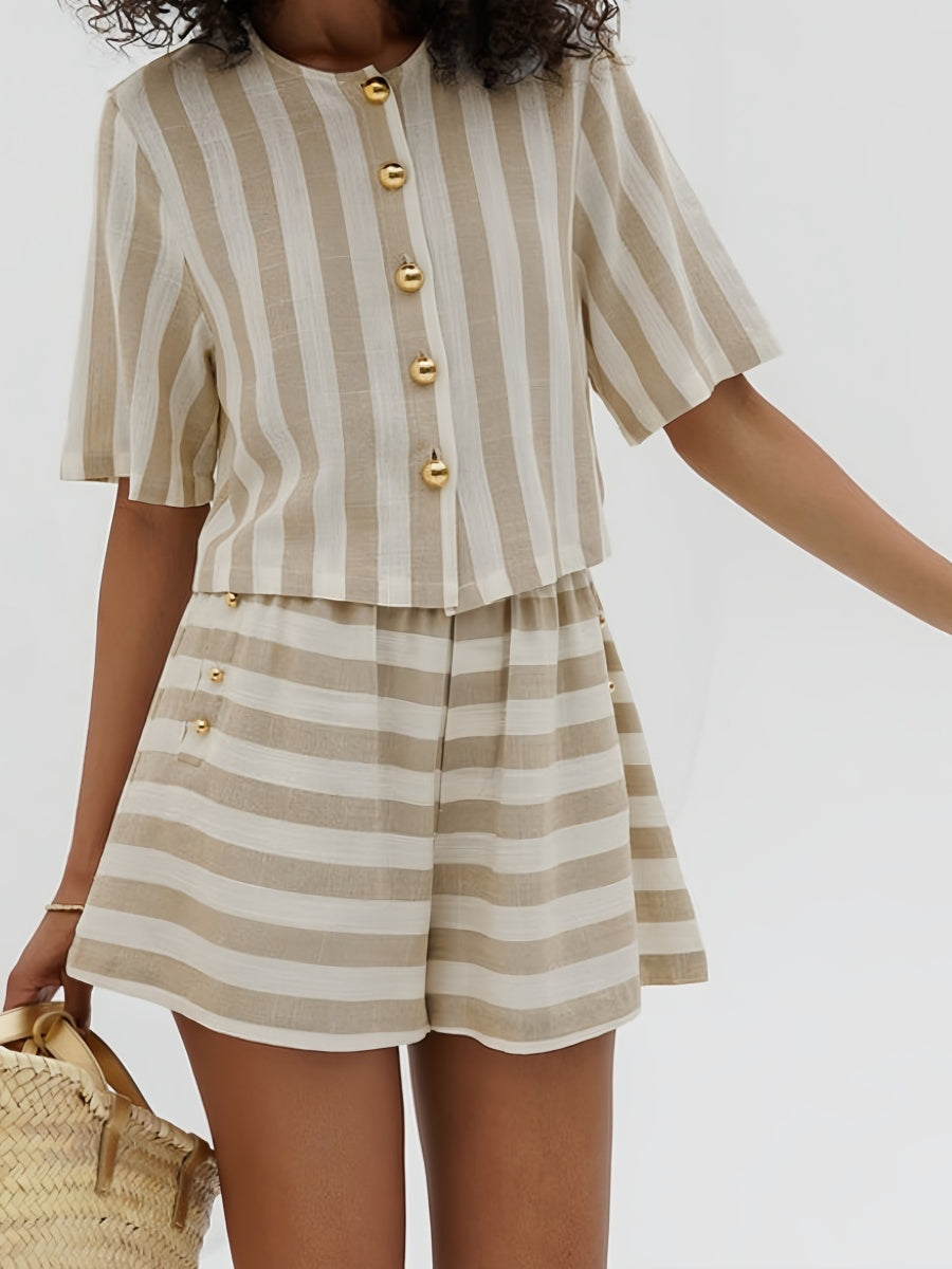 Metal Düğmeli Şort Takımı
