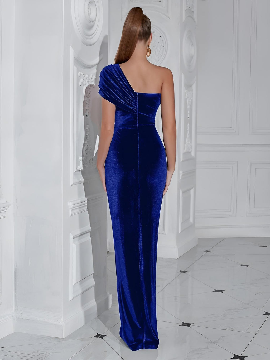 Düz Kadife Tek Omuz Yırtmaçlı Uzun Elbise