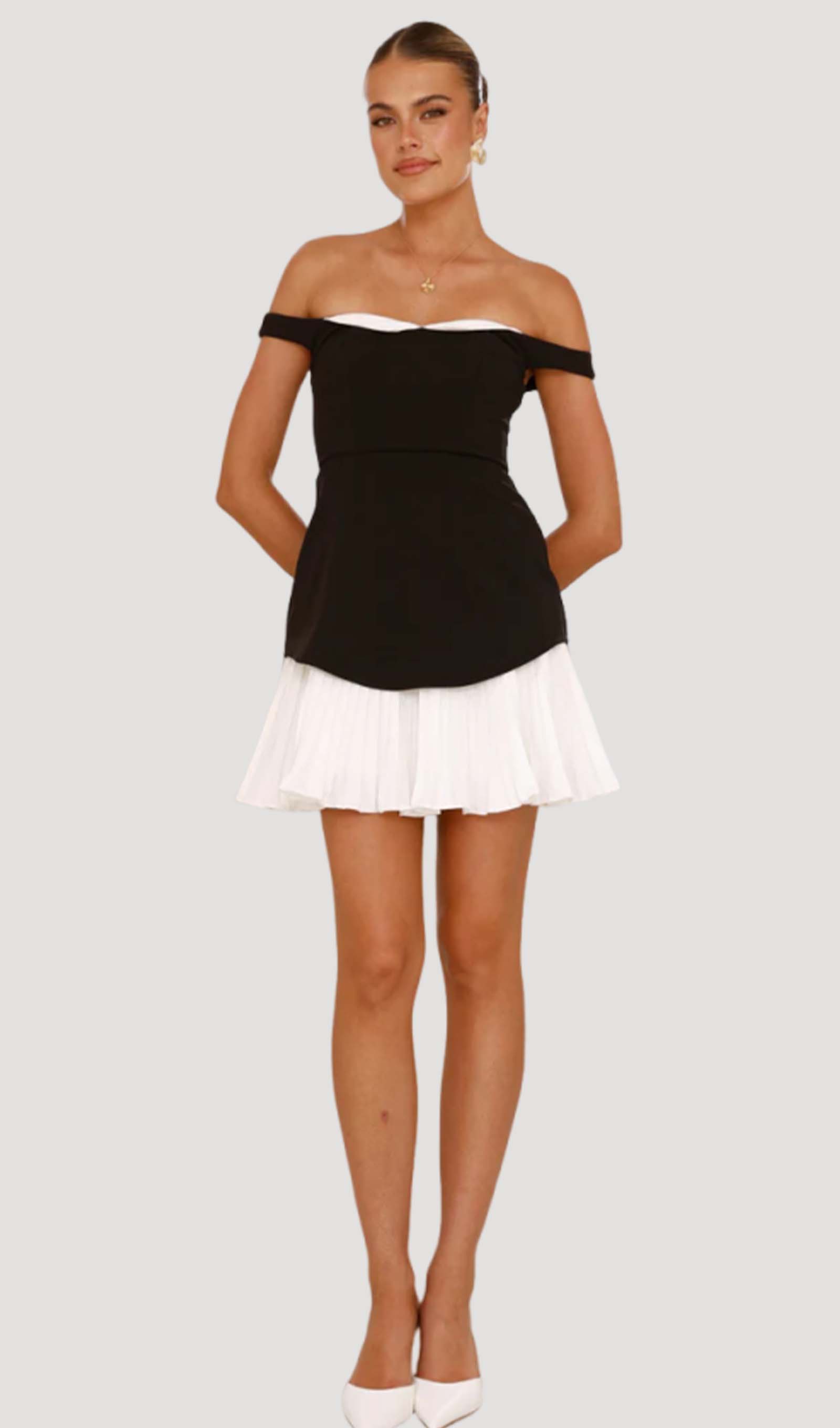 Omuz Açık Mini Elbise