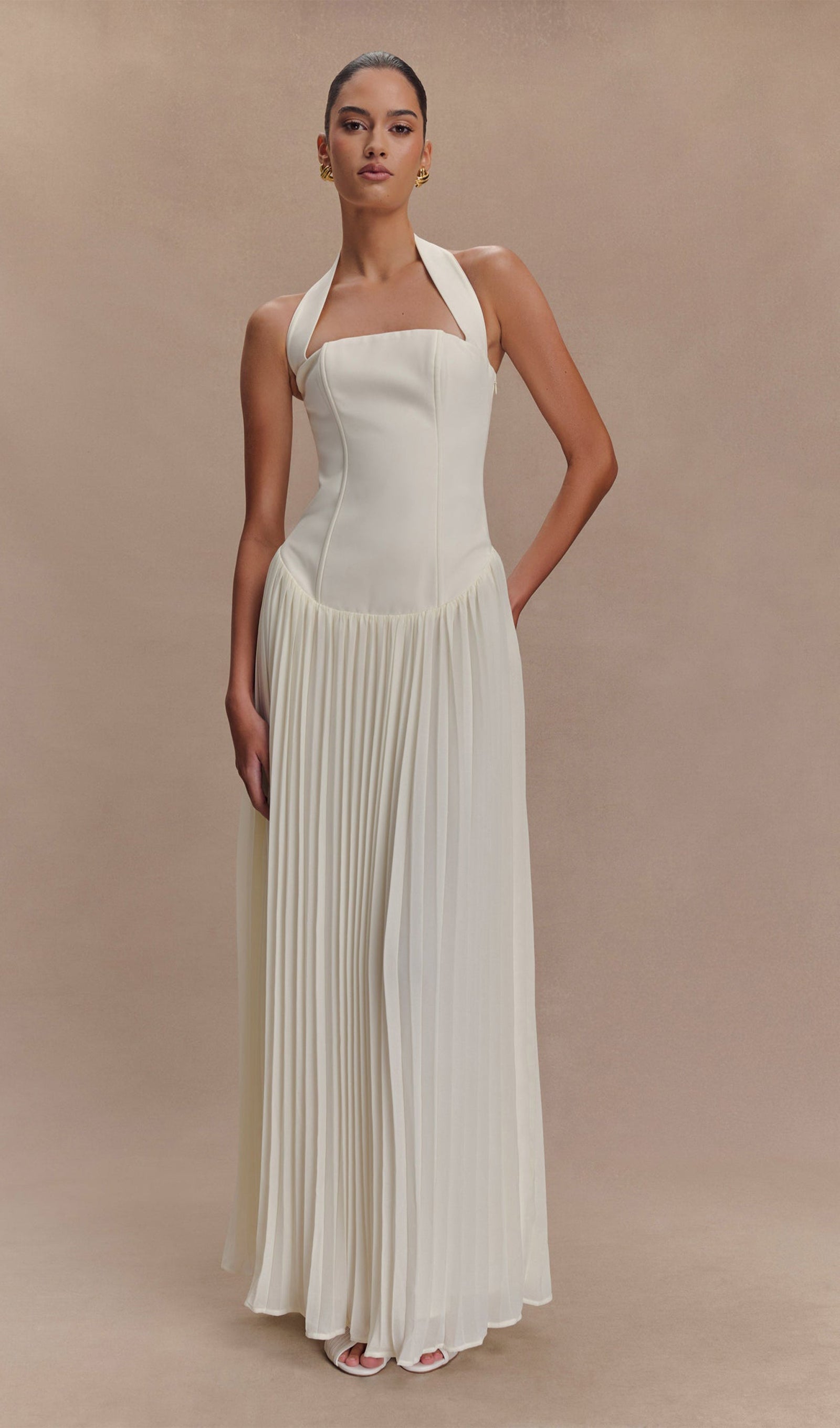 Pileli Askılı Uzun Elbise Beyaz