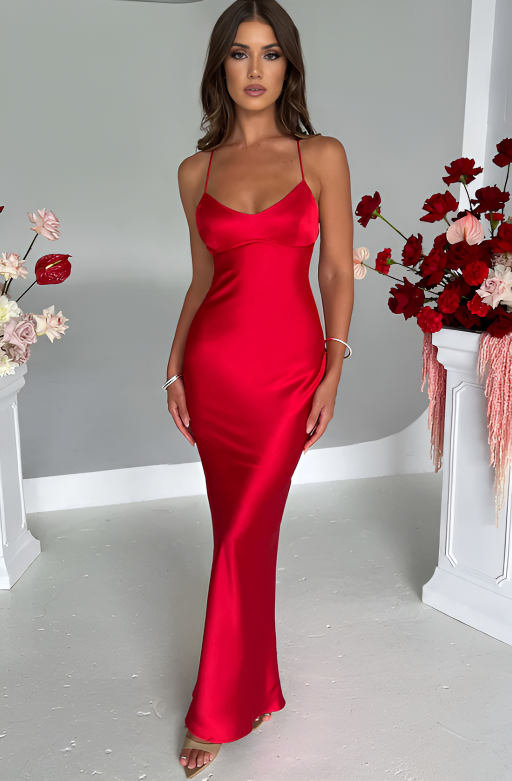 Kırmızı V Yaka Saten Uzun Elbise