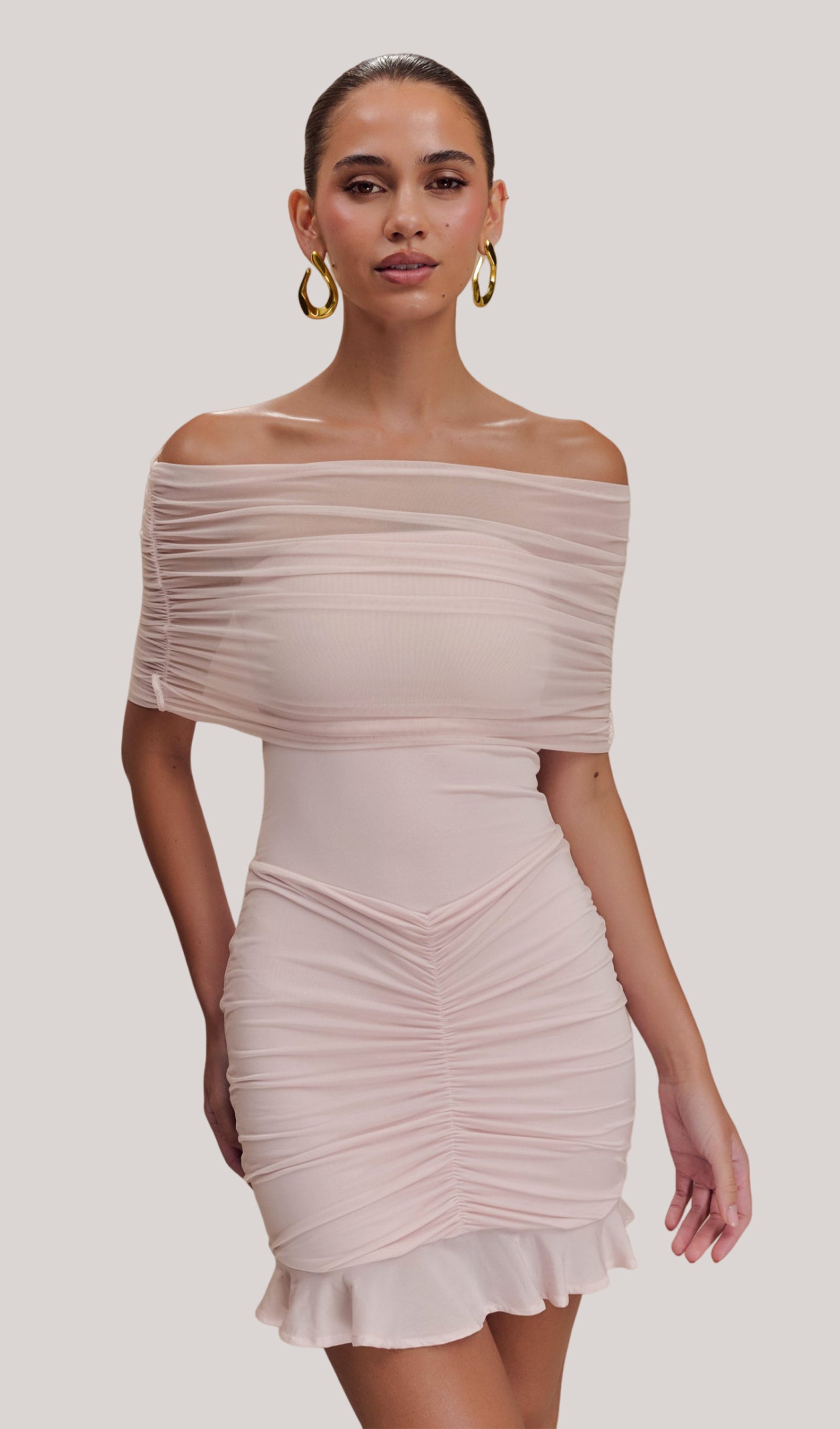 Açık Pembe Slinky Ve Fileli Omuz Açık Mini Elbise