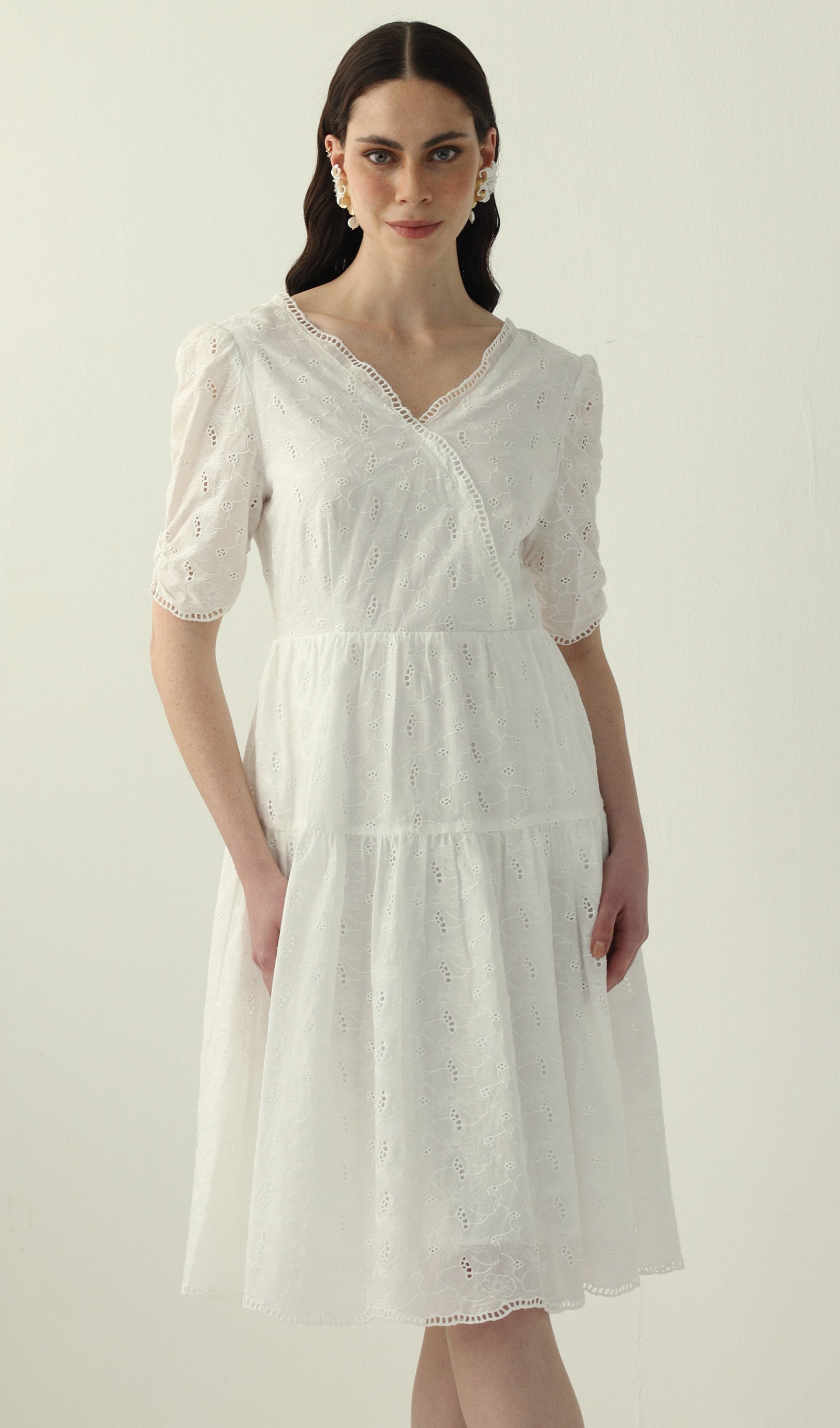 Beyaz V Yaka Midi Elbise