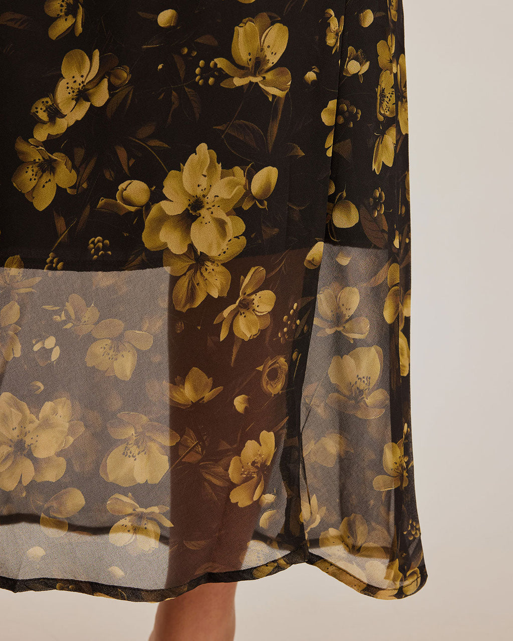 Siyah Çiçekli Şifon V Yaka Maksi Elbise