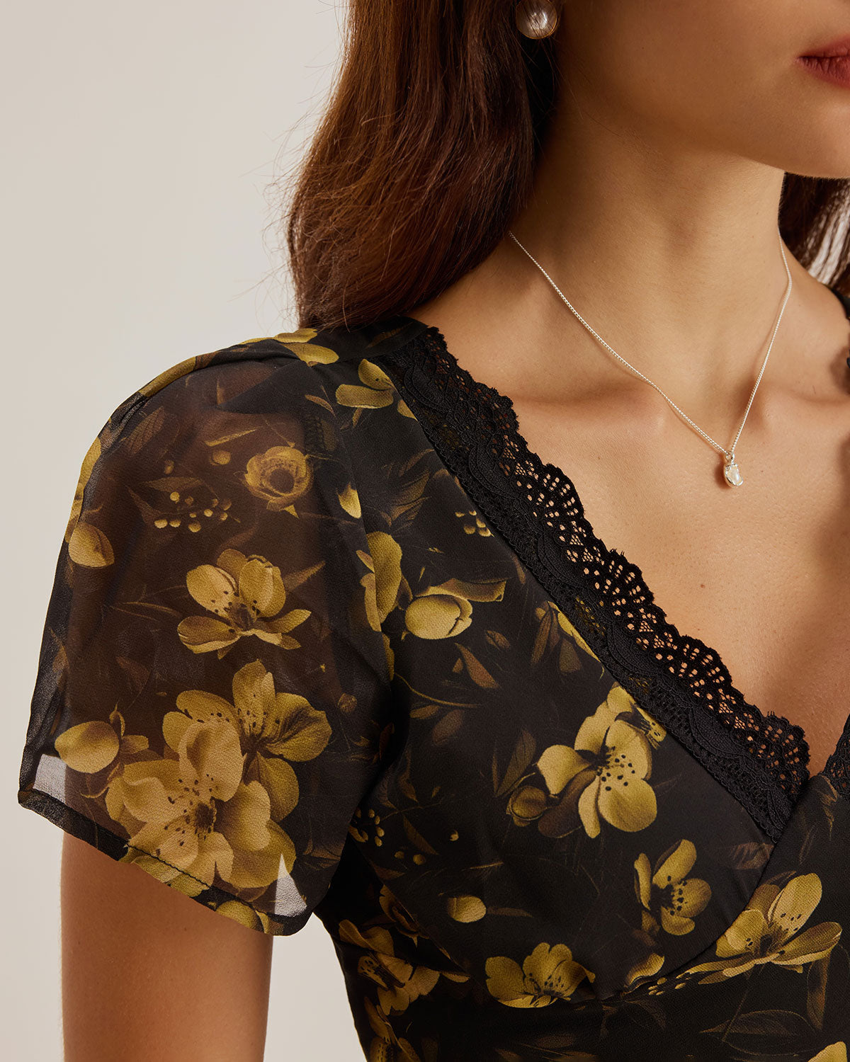 Siyah Çiçekli Şifon V Yaka Maksi Elbise