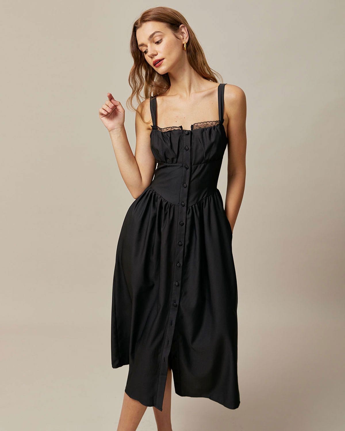 Siyah Kare Yaka Dantelli Cami Midi Elbise