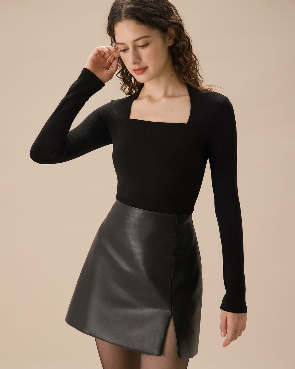 Siyah Kare Yaka İnce Triko Tişört