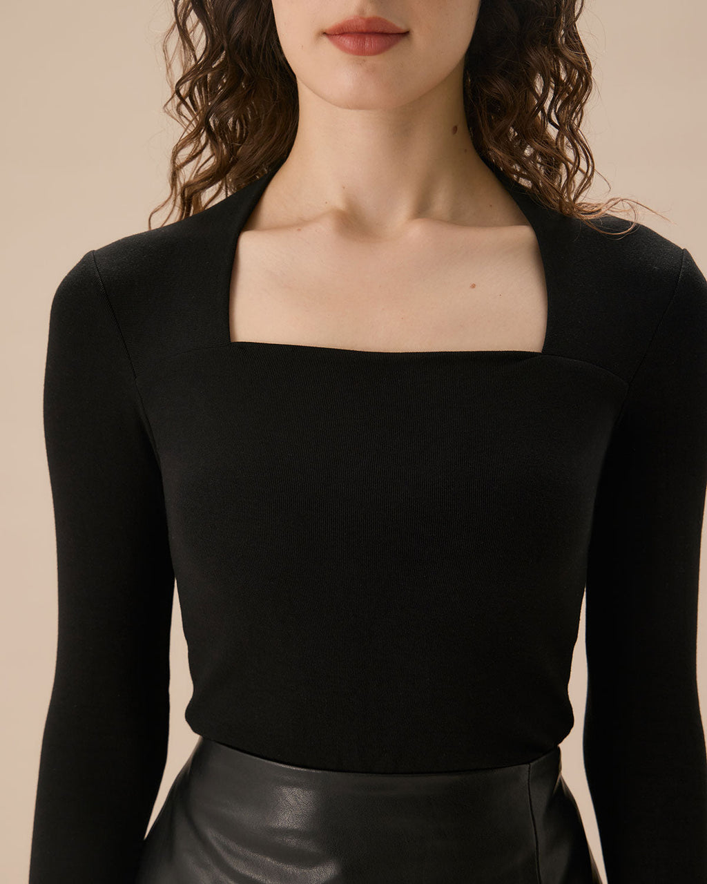 Siyah Kare Yaka İnce Triko Tişört