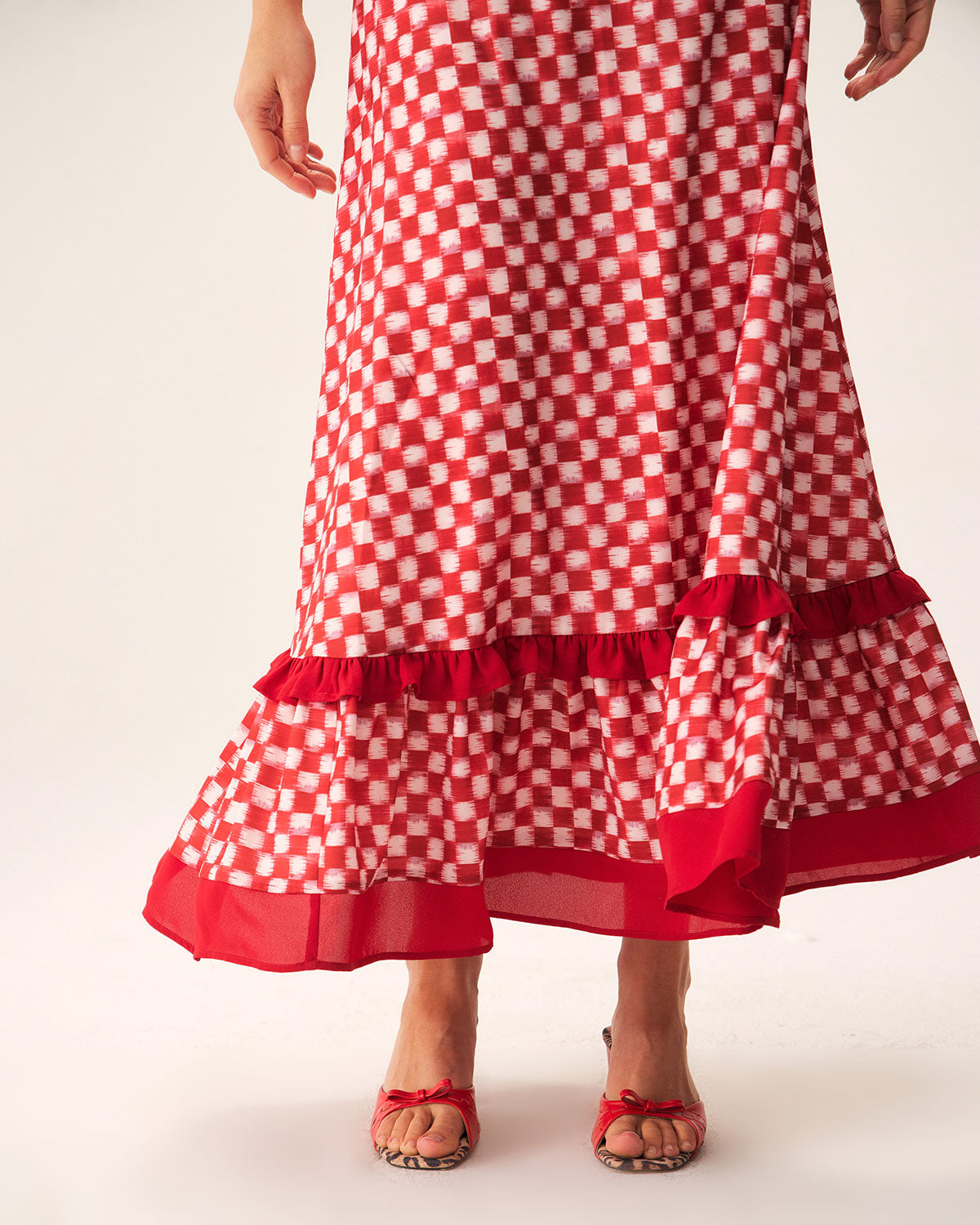 Kırmızı Geometrik Fırfırlı Slip Maxi Elbise