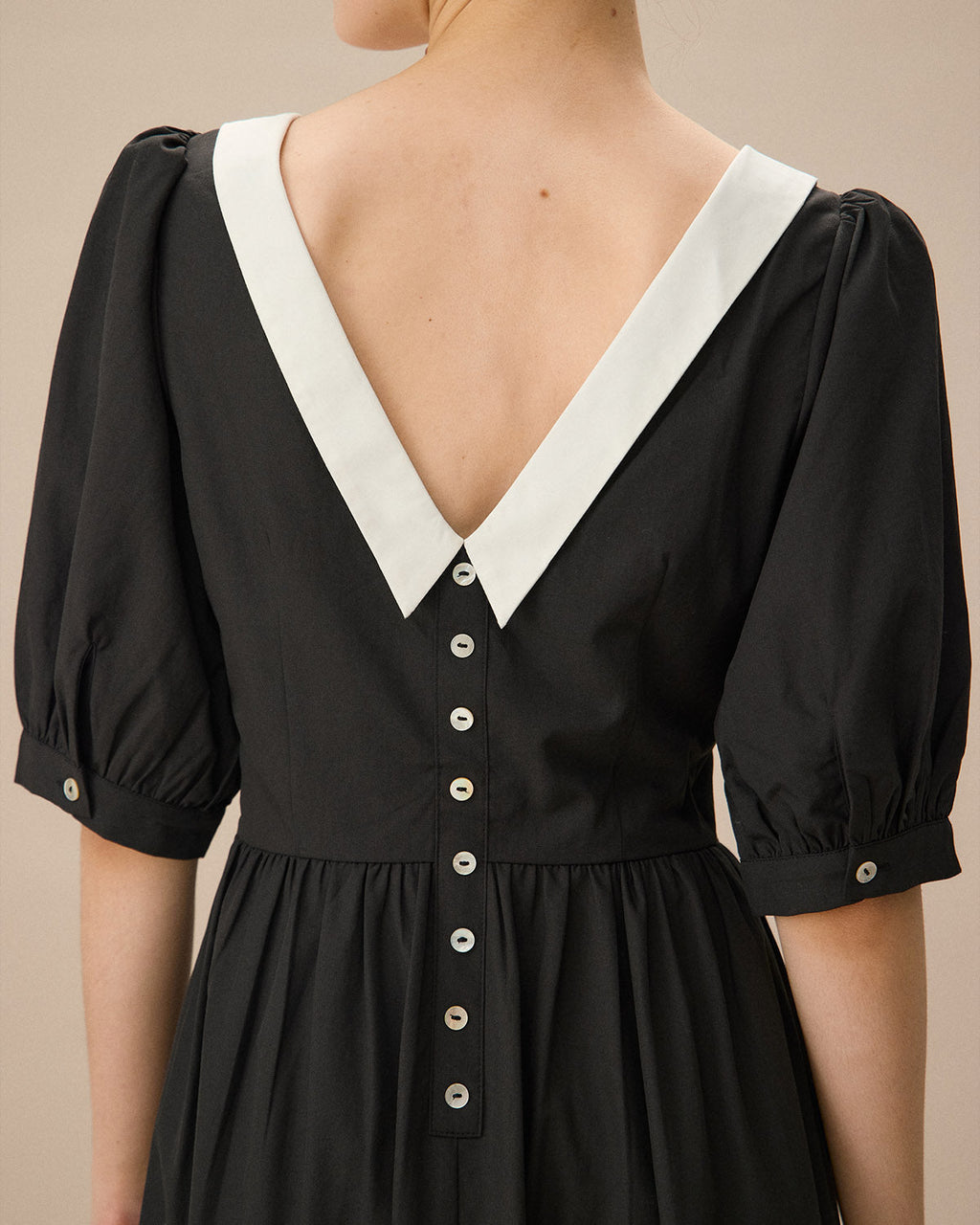 Siyah Kontrast Kolları Kabarık Maksi Elbise