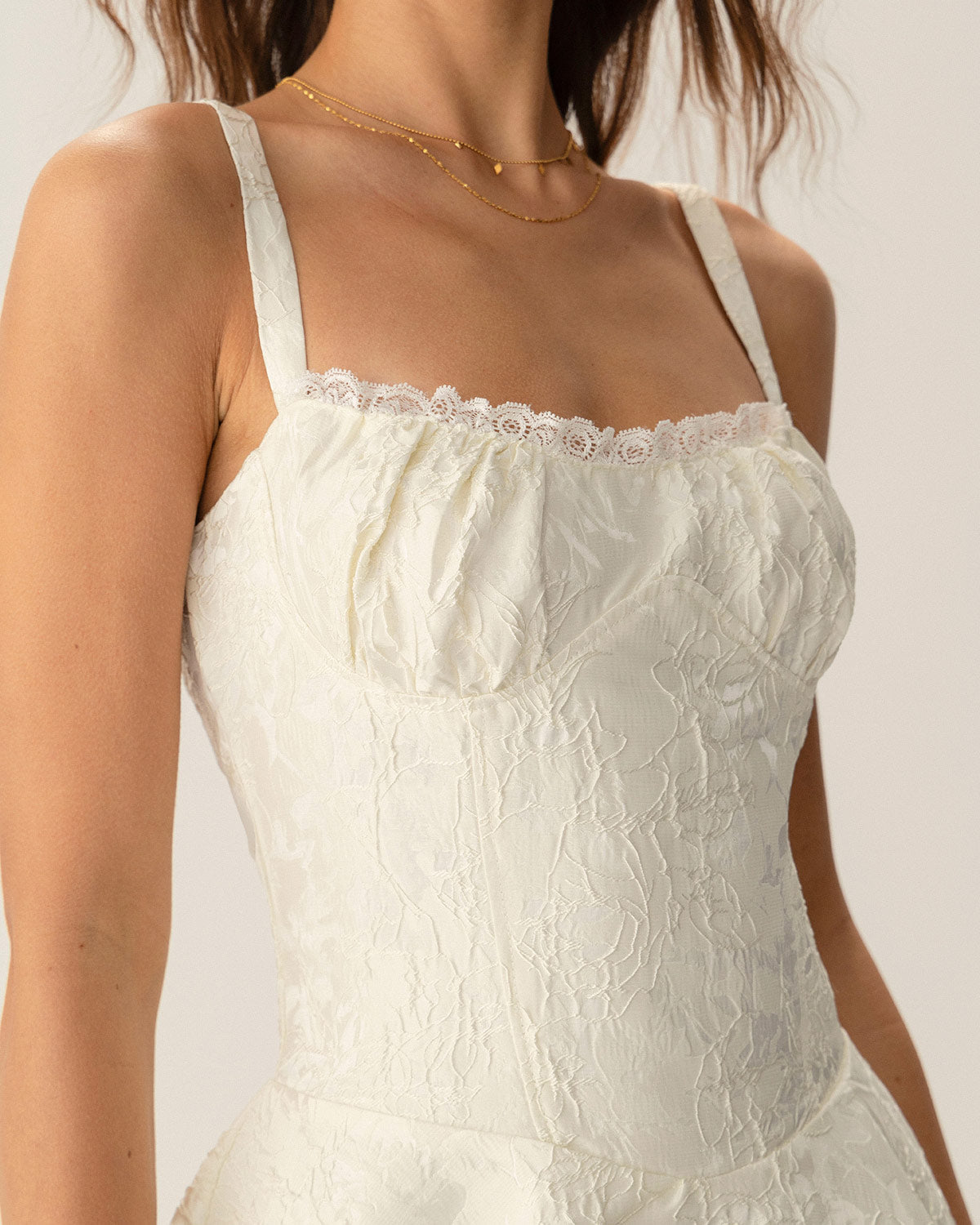 Beyaz Jakarlı Dantelli Slip Mini Elbise
