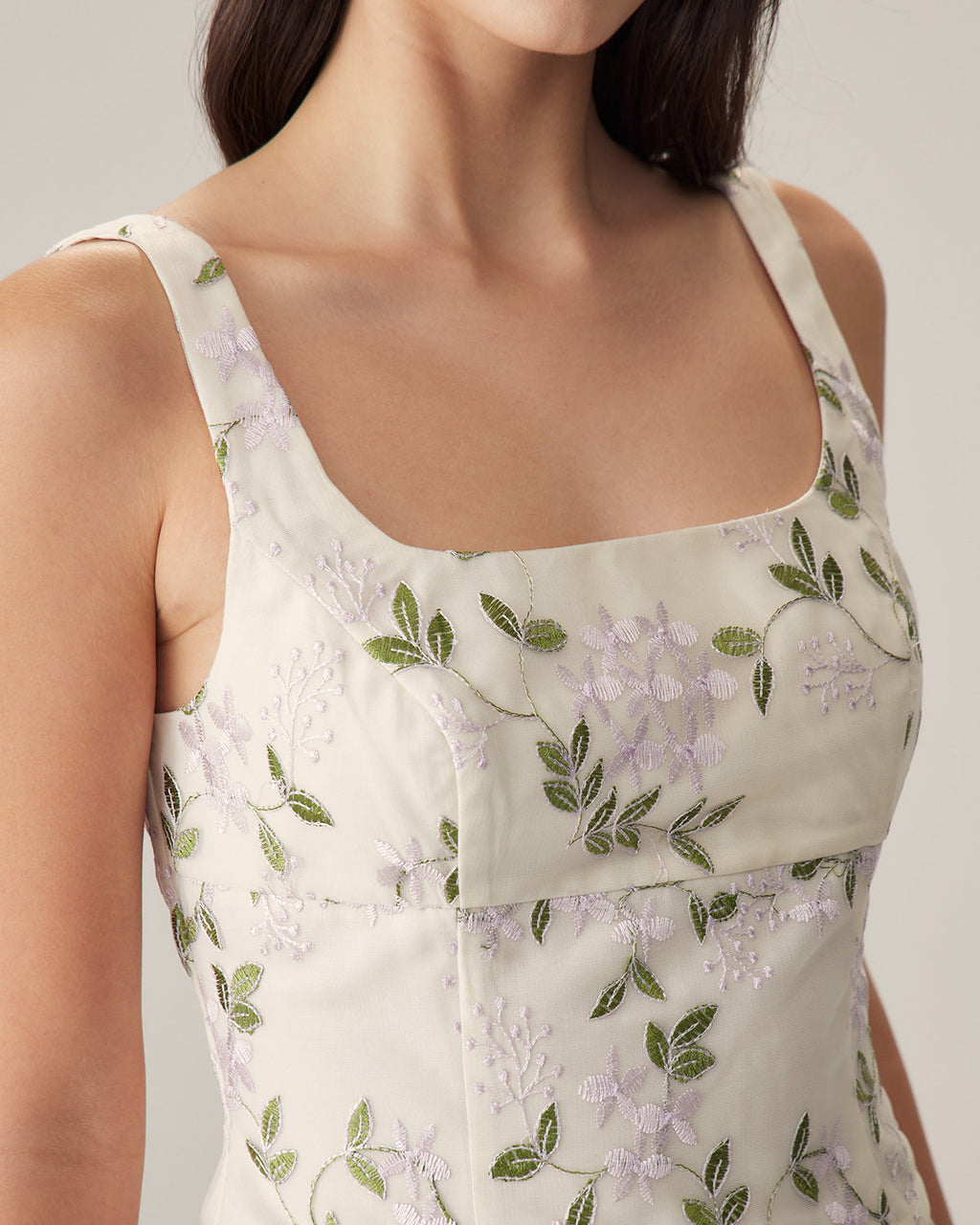 Bej Çiçekli İnce Kolsuz Bluz