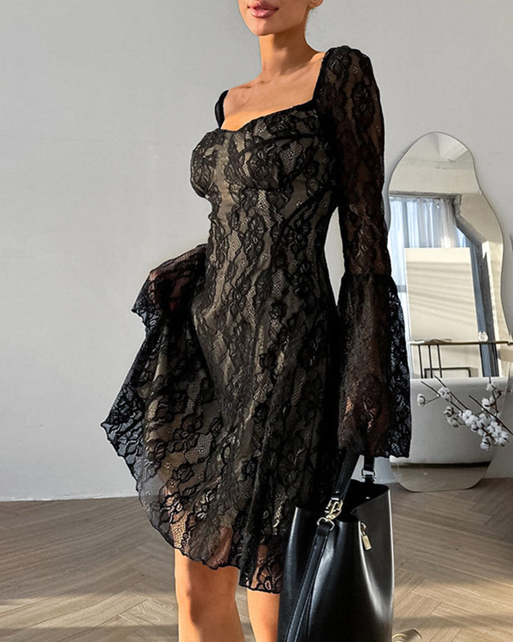 Siyah Dantelli Kare Yaka A-Line Mini Elbise