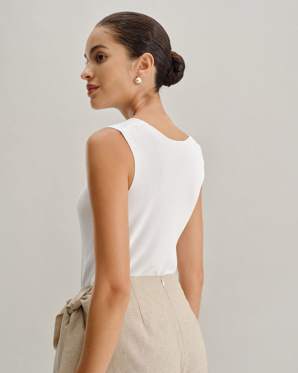 Beyaz V Yaka İnce Tank Top