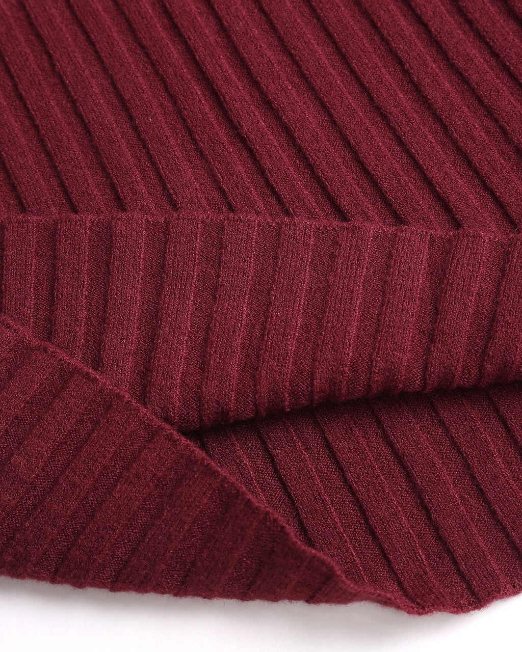 Kırmızı Yakalı Dar Örgü Kazak