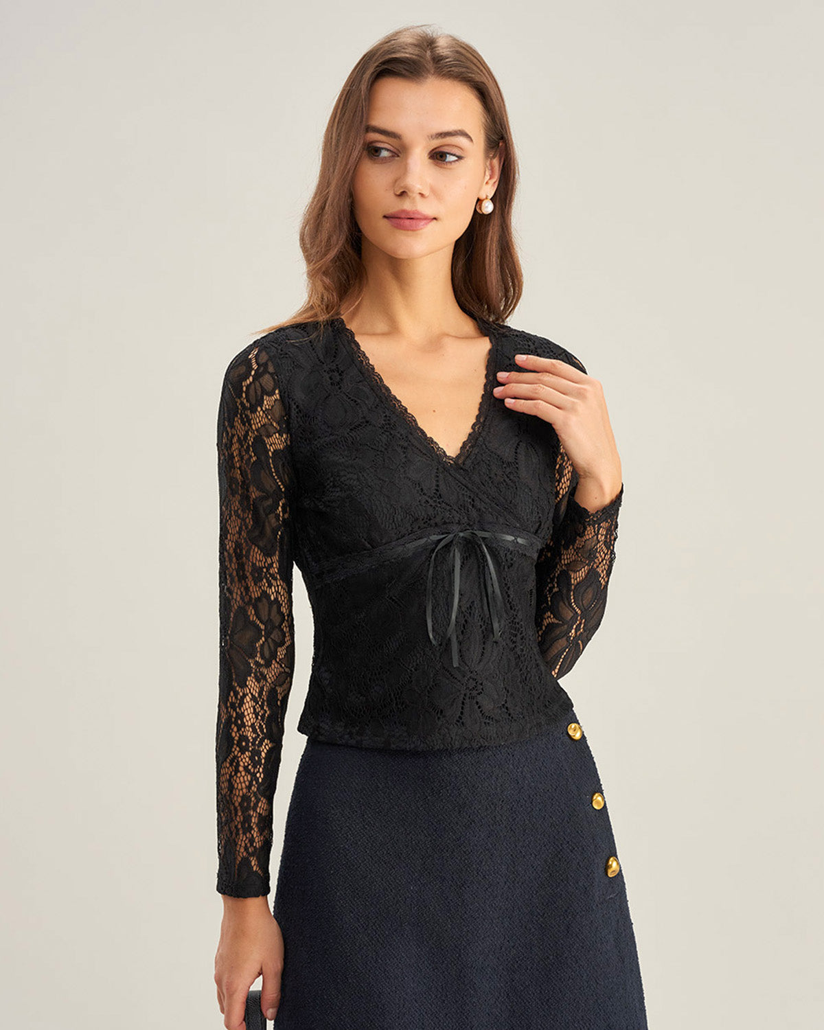 Siyah V Yaka Dar Dantel Mini Elbise