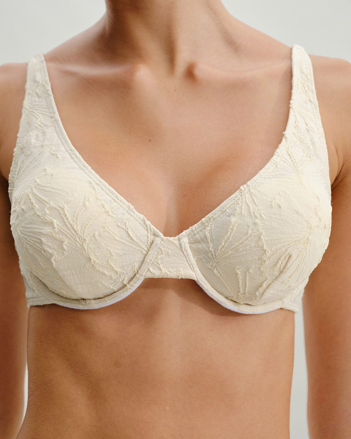 Bej Jakarlı Balenli Bikini Takımı