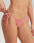 Kırmızı Kareli Üçgen Bikini Takımı