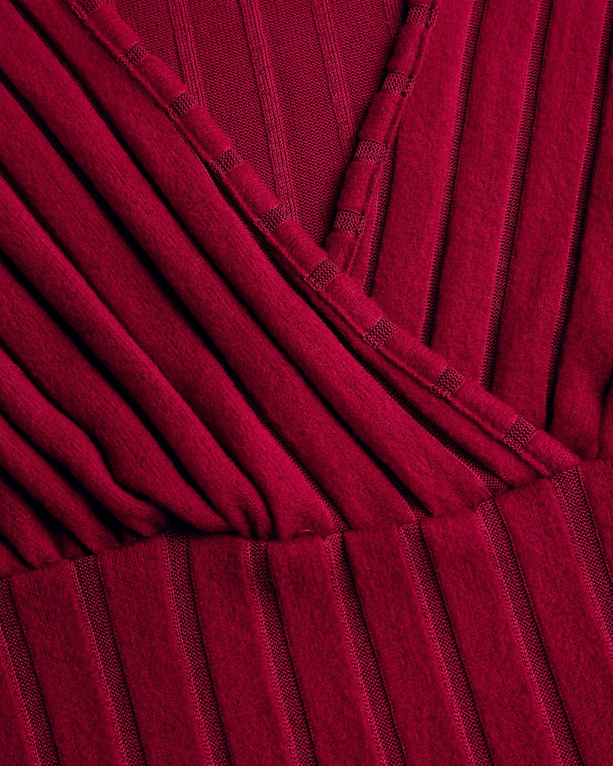 Kırmızı Örgü V Yaka Çan Kollu Kazak