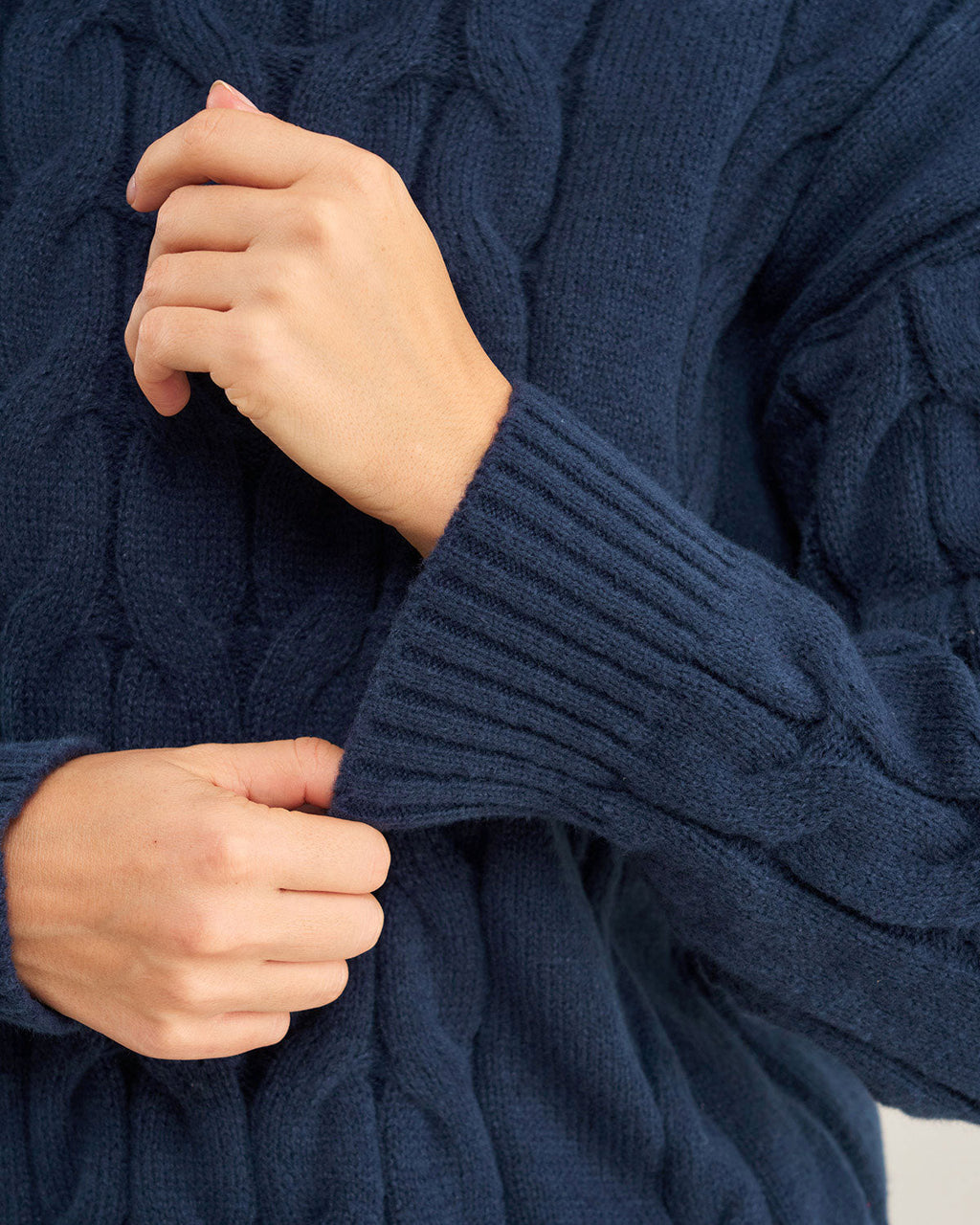 Mavi Yuvarlak Yakalı Dokulu Kazak