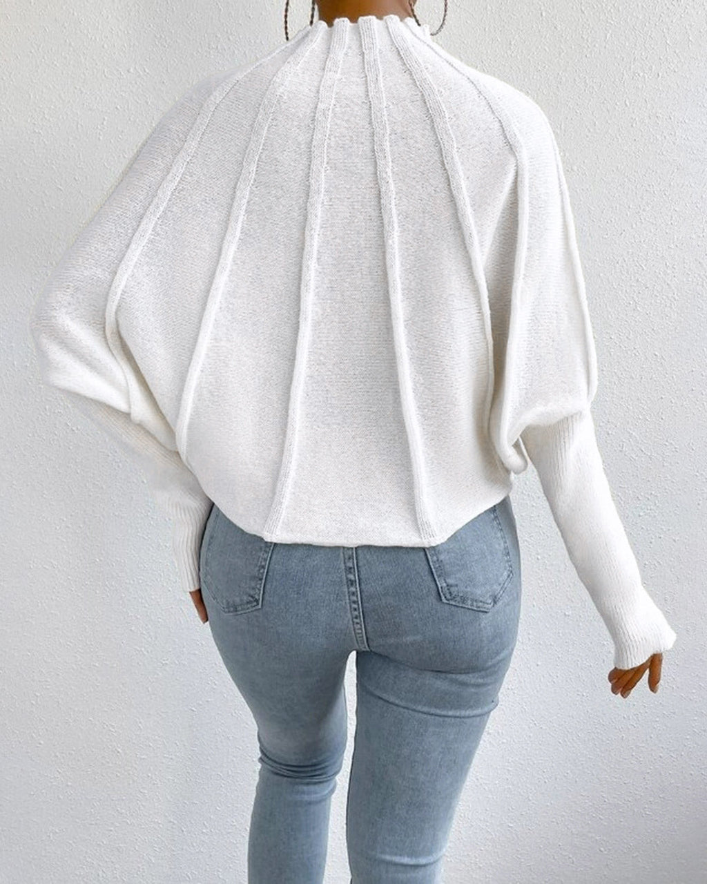 Beyaz Yuvarlak Yaka Oversized Kazak