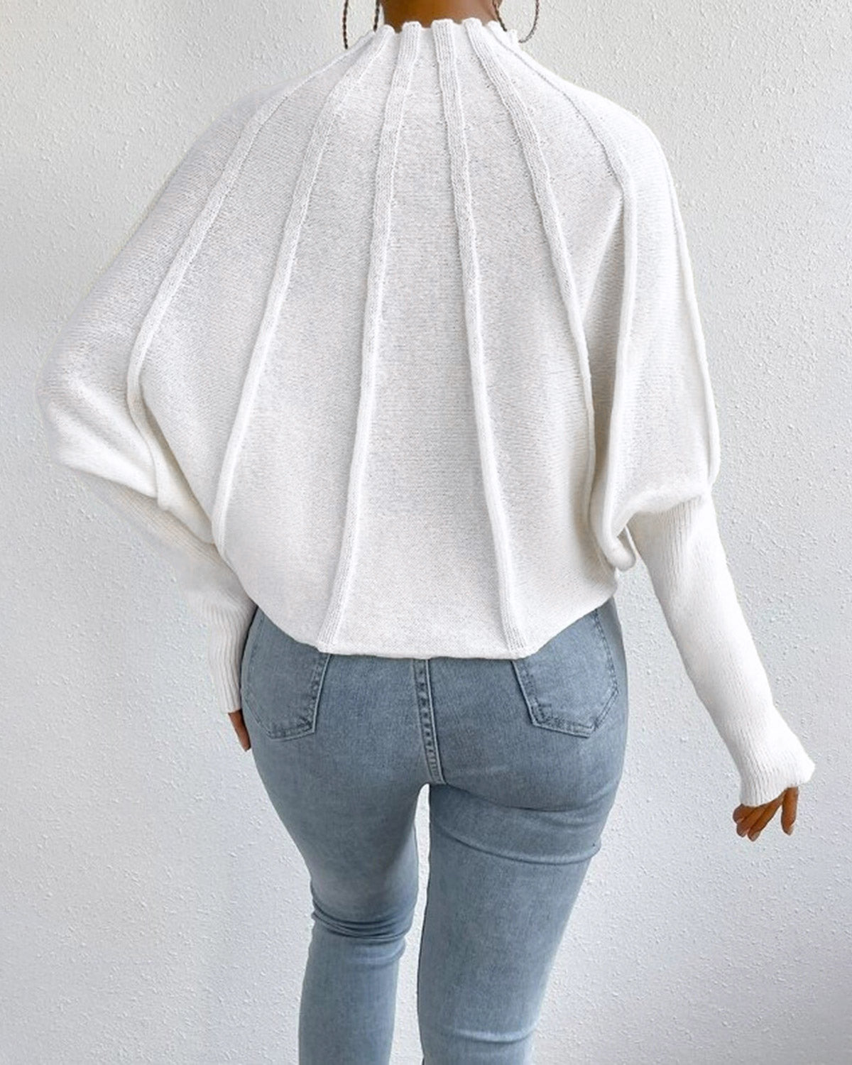 Beyaz Yuvarlak Yaka Oversized Kazak