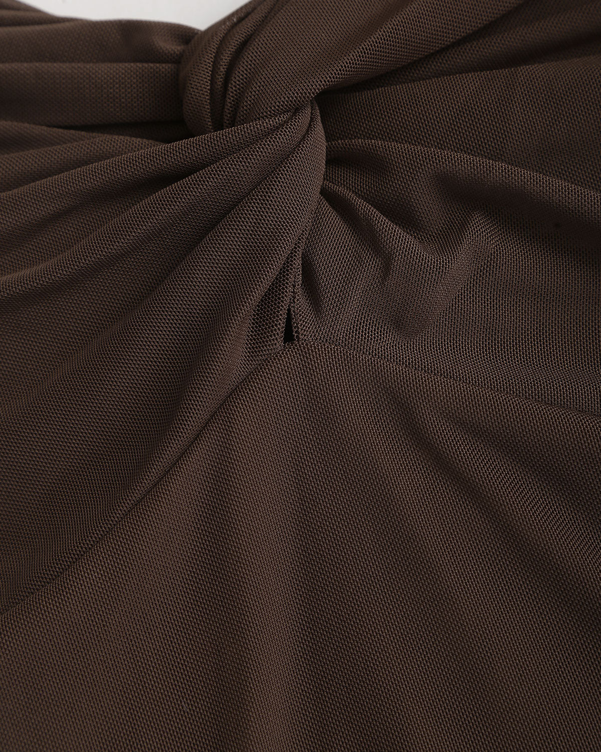 Kahverengi Omuzları Açık Bükümlü Tişört