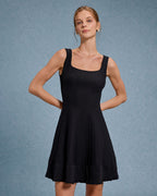 Siyah Kare Yaka Mini Elbise